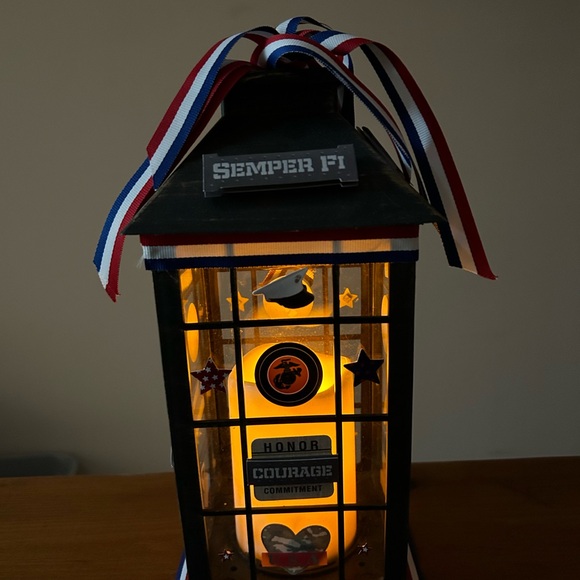 USMC decorated lantern with Candle - Picture 4 of 4